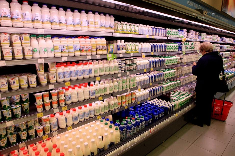 slovenija 17.01.11 mlecni izdelki, jogurt, jogurti, mercator center siska, foto: | Avtor: Nik Rovan