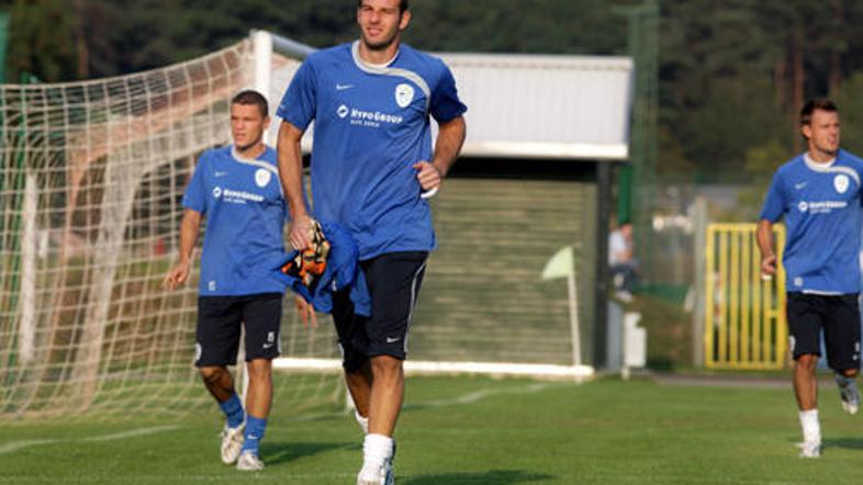 Samir Handanović zaenkrat še ostaja član Udineseja.