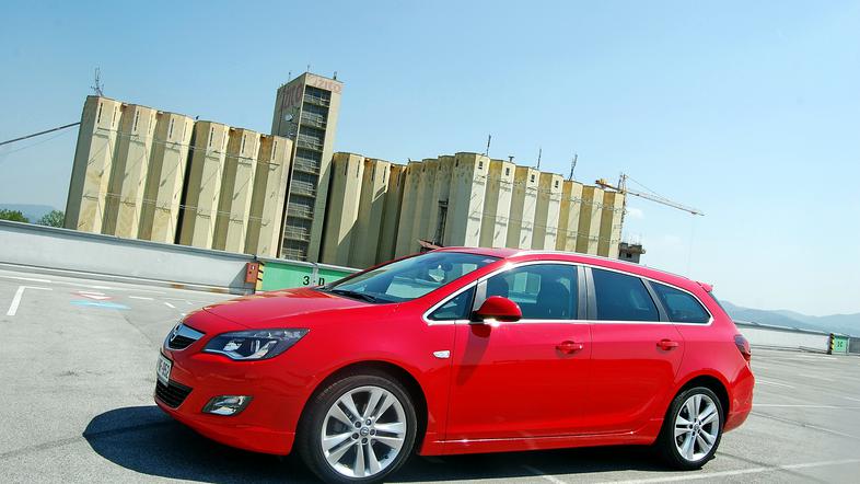 Opel astra sports tourer 1,4 turbo sport aut.