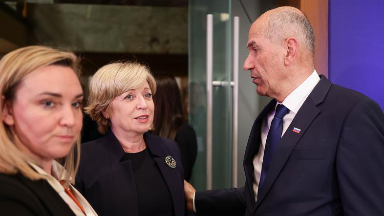 Kristina Hacin, Romana Tomc, Janez Janša