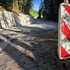 cesta uničena cesta uničeno cestišče poškodovana cesta Jazne