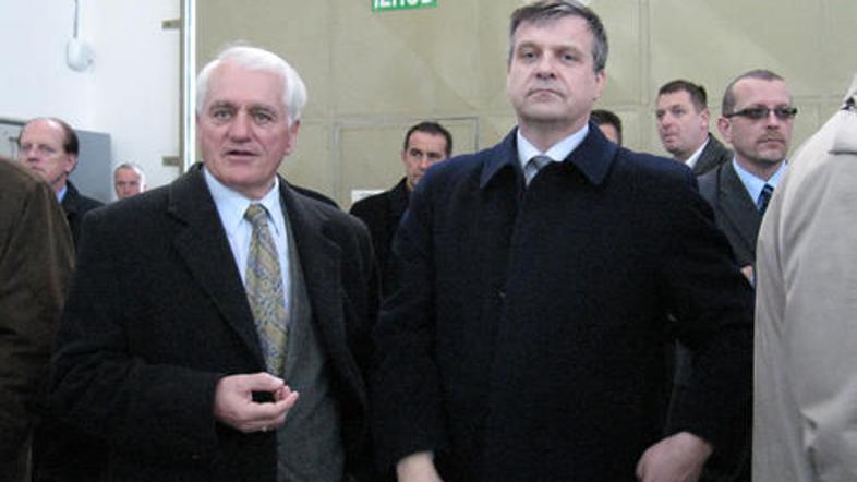 “Menimo, da namen nekaterih posameznikov v civilni iniciativi ni časten, temveč 