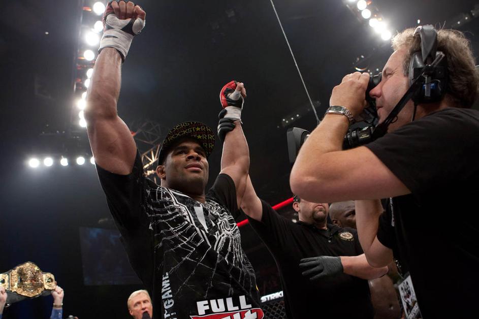 Alistair Overeem se želi pomeriti s Fjodorom Jemeljanenkom. (Foto: Strikeforce.c