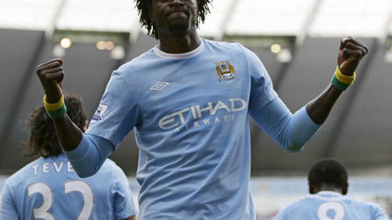 Emmanuel Adebayor je v paketu s sliko dobil še nekaj marihuane. (Foto: Reuters)