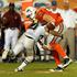 New York Jets (2-1) so z 31:23 dobili divizijski obračun z Miami Dolphins (2-1).