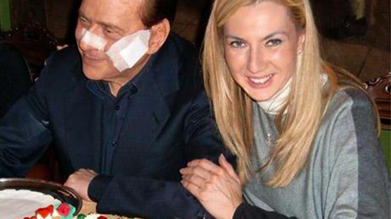 Berlusconi, ki so mu poleti očitali razvratne zabave v njegovih vilah, tudi tokr
