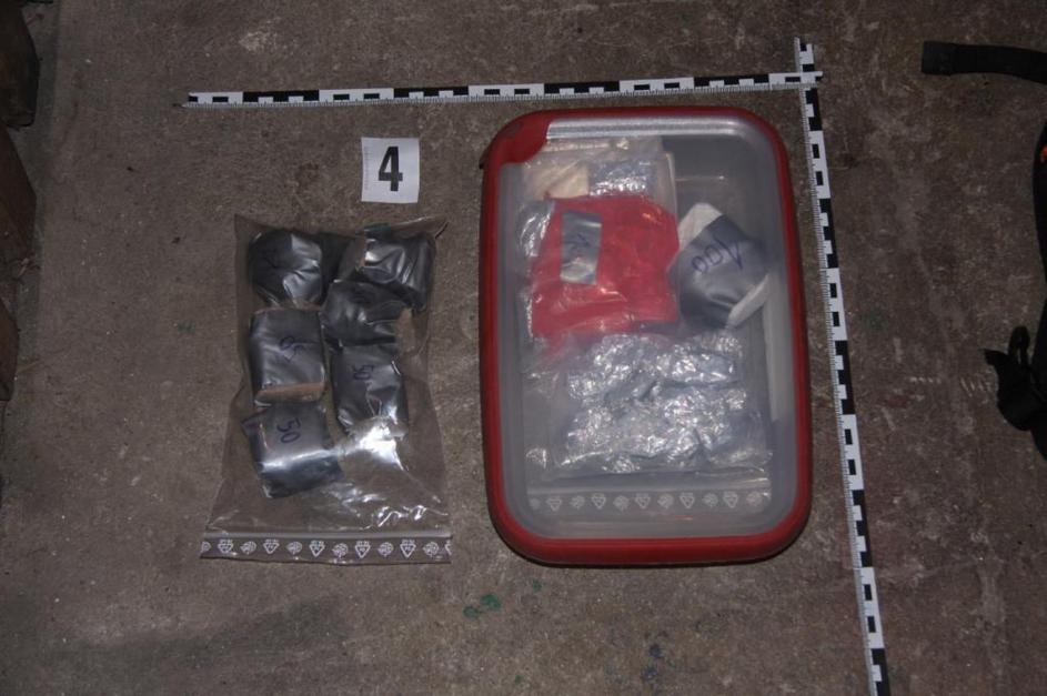 Droga (heroin, kokain)