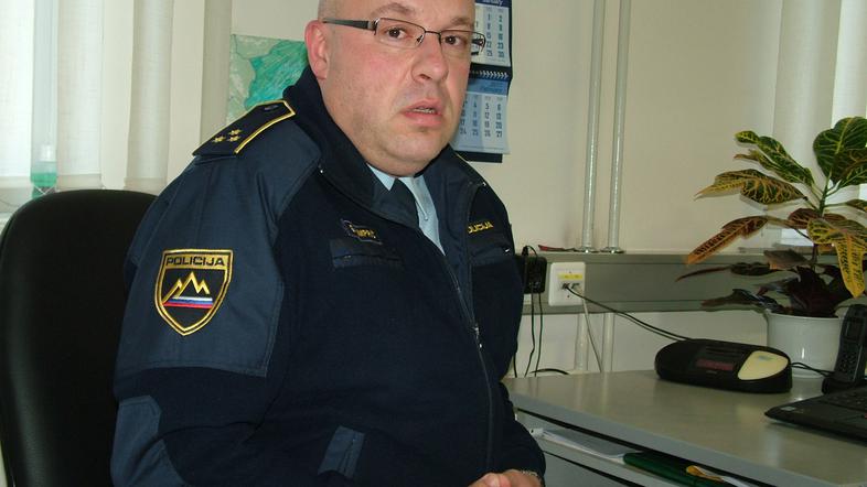 “Preiskava intenzivno poteka, za zdaj pa ne kaže, da bi šlo v vseh primerih za i