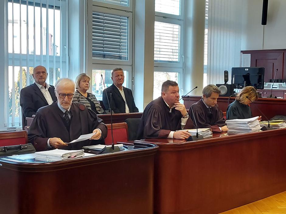 odškodninska tožba Janez Janša Branko Masleša Branka Zobec Hrastar | Avtor: M. Ha.