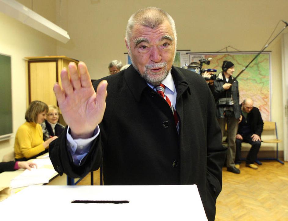 "Če boste prihajali s policisti na mejo na Muri, vas bodo naši prostovoljni gasi