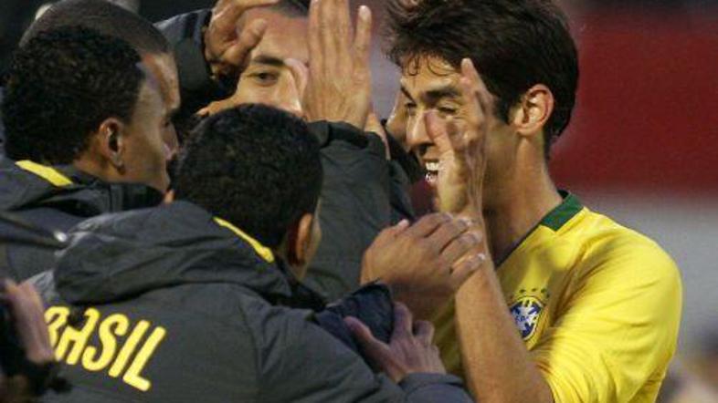 Brazilija je po visoki zmagi nad Urugvajem in porazu Paragvaja zasedla vrh lestv