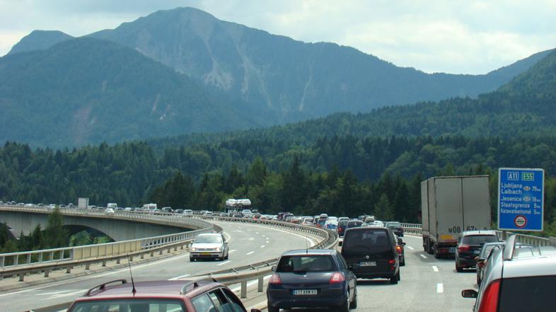 Karavanke, zastoj, promet