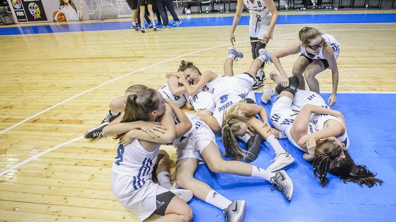 Slovenska ženska košarkarska reprezentanca