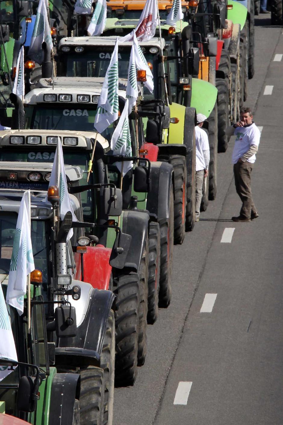 KMETJE, PROTEST, FRANCIJA, PARIZ | Avtor: Žurnal24 main