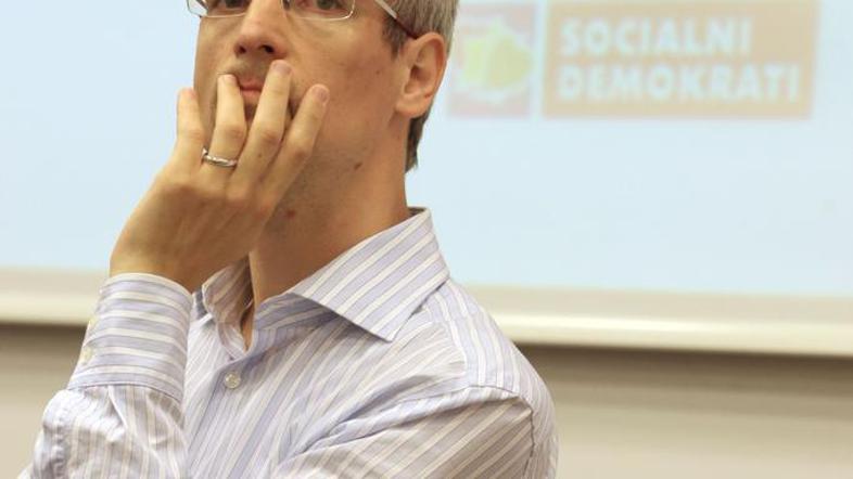 Upam, da  ne bomo razpravljali o osebnih zamerah, ampak o stvareh, pravi Jernej 