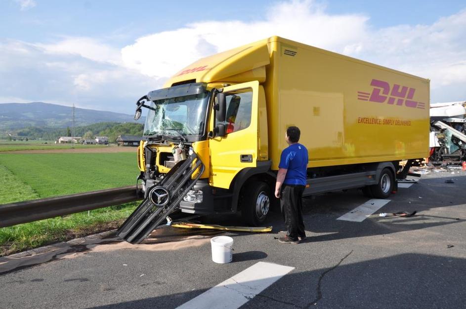 Nesreča štirih vozil na štajerski avtocesti