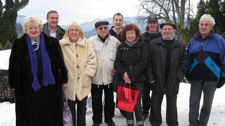 Člani Kluba šaljivcev Bled (na fotografiji jih je le del) obljubljajo, da bodo p