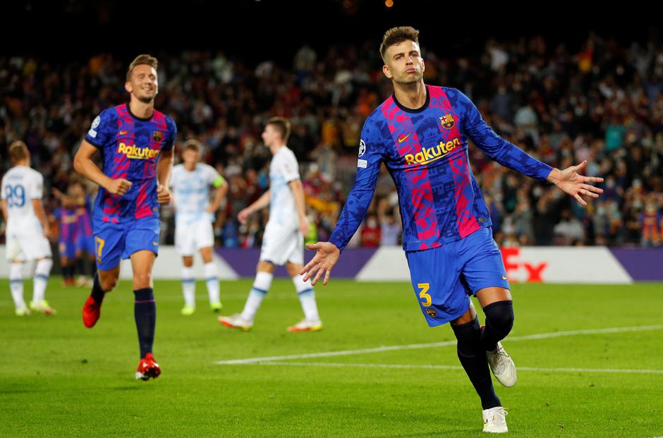 Gerard Piqué Barcelona Dinamo Kijev | Avtor: Epa