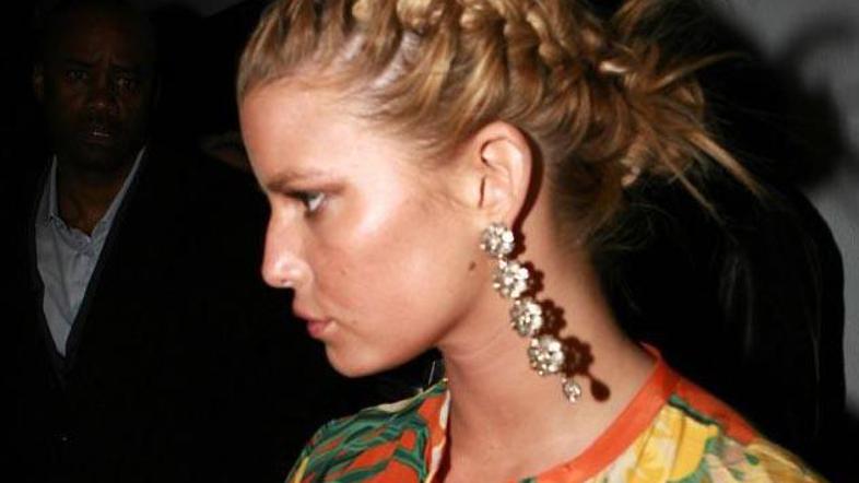 Pevka je imela to čast, da je izdelala posebne kopalke.