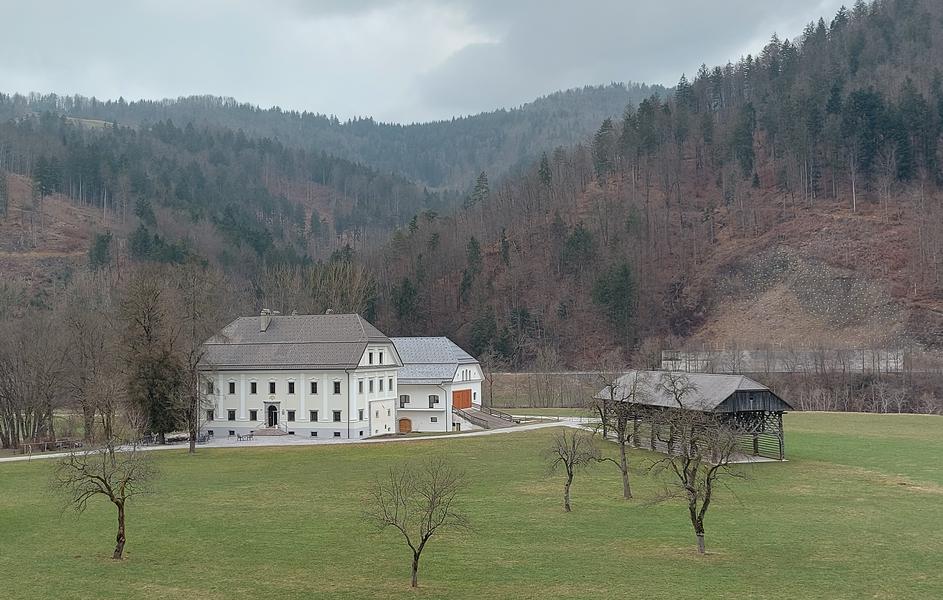 Ivan Tavčar, Visoko nad Poljanami, dvorec Visoko