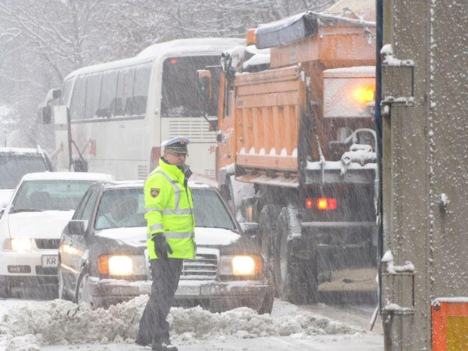 policija sneg zima | Avtor: Žurnal24 main