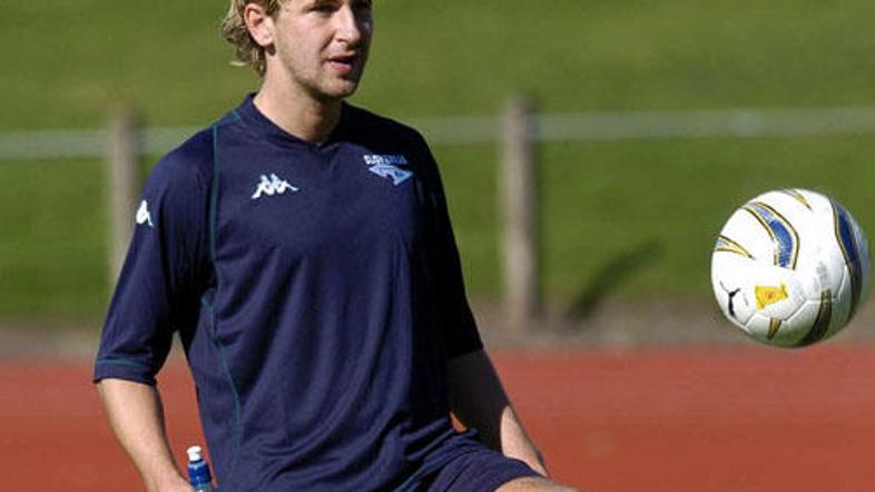 Nastja Čeh, ki je reprezentančni dres oblekel 46-krat, se seli v Grčijo.