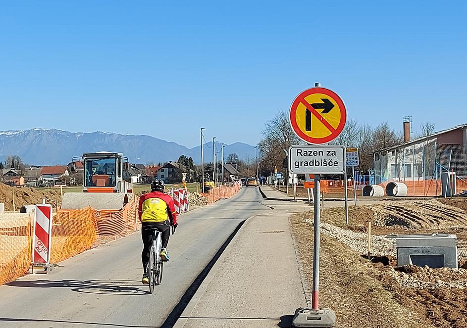 Smlednik, gradnja krožišča, rekonstrukcija križišča, Medvode