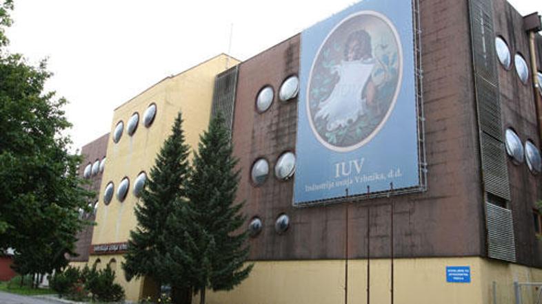 Stečajna upraviteljica bo dobila vrtoglavo nagrado, delavci pa prejemajo minimal