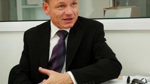 Številni Divačani se sprašujejo, v čigavem interesu deluje Matoz. (Foto: Barbara