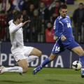 Branilec slovenske reprezentance Boštjan Cesar odhaja v Grenoble.