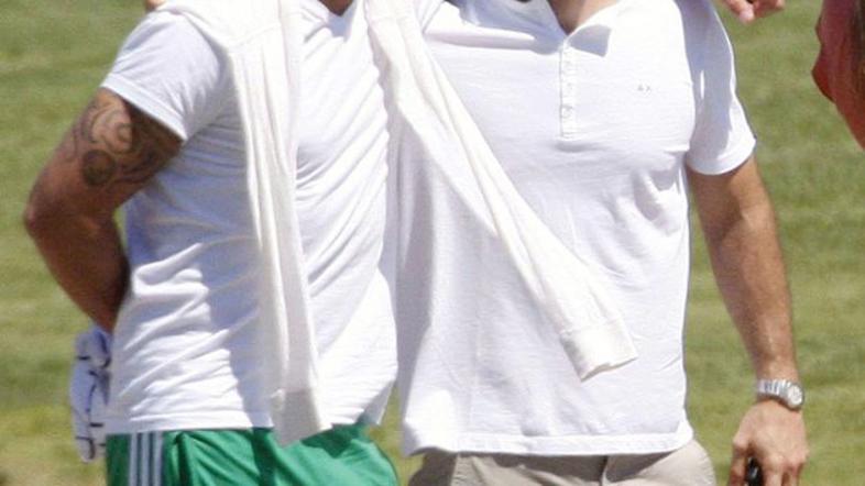 Ricky Martin, Carlos Gonzales