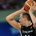 Dirk Nowitzki ima z reprezentanco bron iz SP leta 2002 in srebro z EP 2005.