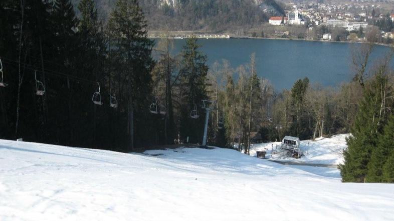 Smučišče Straža je na začudenje obiskovalcev prejšnji teden kljub lepemu vremenu