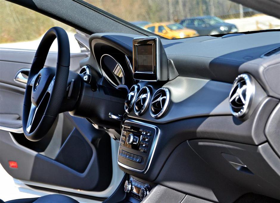 Mercedes-Benz CLA | Avtor: Gregor Prebil