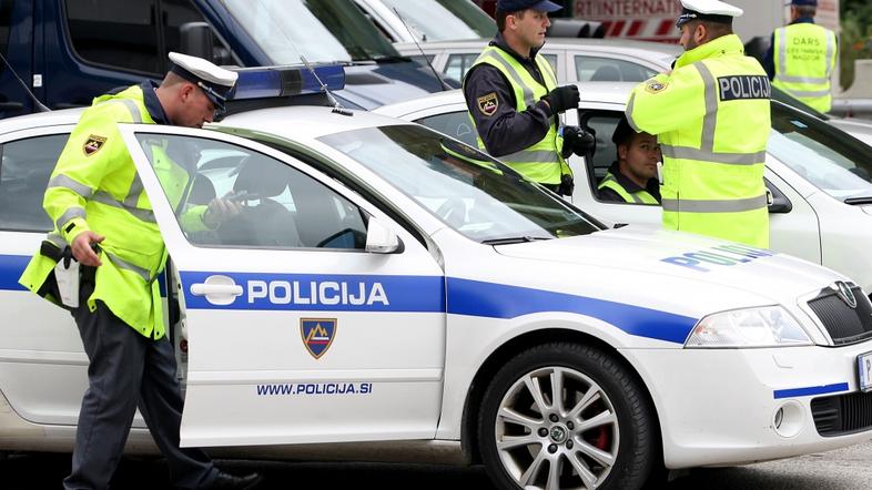 slovenija 30.09.10 policiijska kontrola, kontrola dokomentov, cestninska postaja