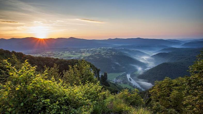 Bela Krajina sončni vzhod