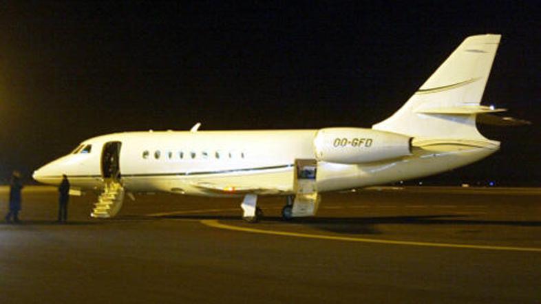 Leta 2004 je vlada za falcona odštela skoraj 21 milijonov evrov.