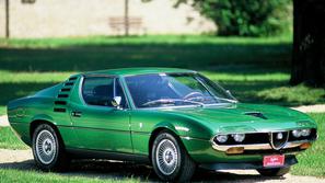 Alfa romeo montreal