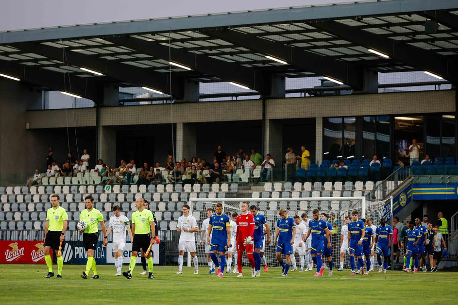 nogomet konferenčna liga, kvalifikacije, 2. krog, Koper - Runavik