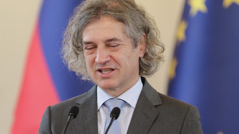 Novice: Ministri Golobove vlade imajo najvišje možne plače - Robert Golob