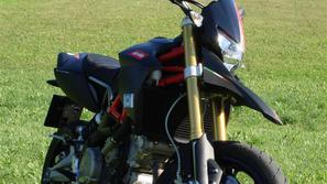 Aprilia Dorsoduro 750 Factory