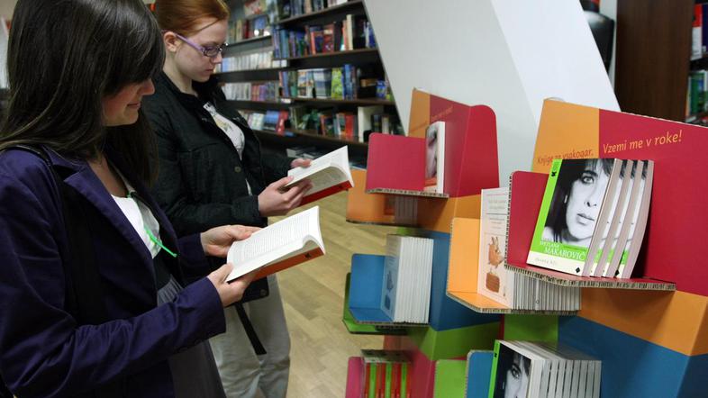 Razstava bo na ogled do 20. novembra, vsak dan med 9. in 19.30 uro. Knjige boste