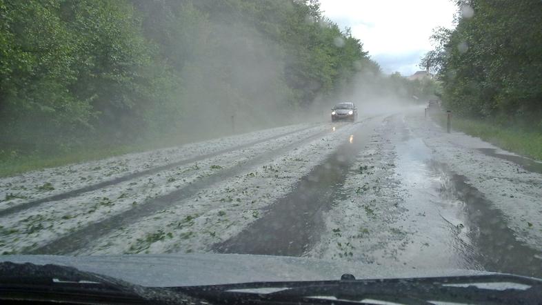 Točo so ponekod dobesedno odmetavali kot sneg. (Foto: bralec Žurnala24)