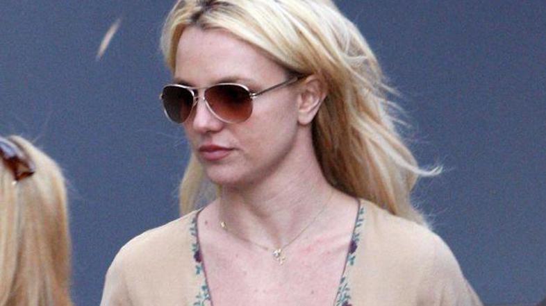 Neprimerno obnašanje je privedlo do tožbe.