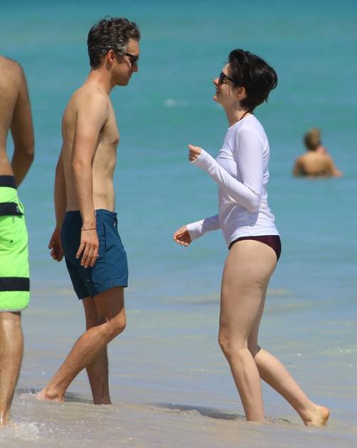 Anne Hathaway Adam Shulman