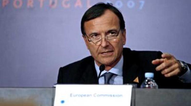Frattini pravi, da je na strani EU in ne Hrvaške.