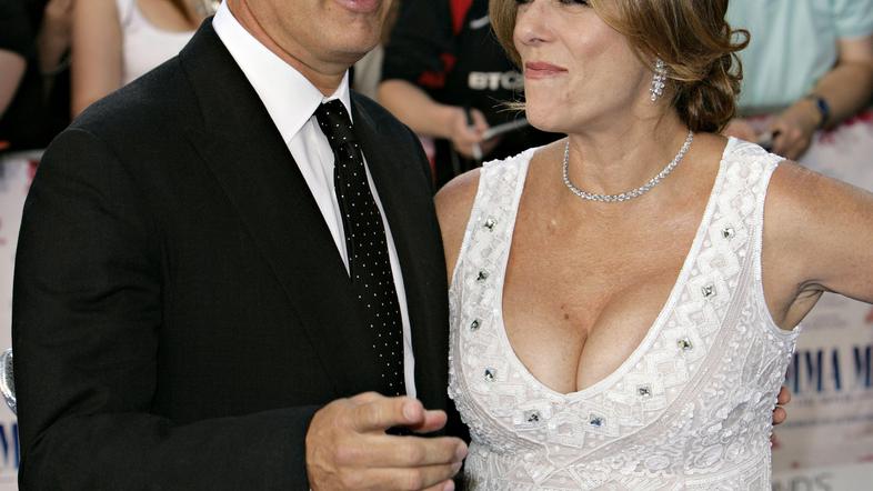 Tom pravi, da ga pesem spominja na dan, ko je zasnubil svojo ženo, Rito. © Flyne