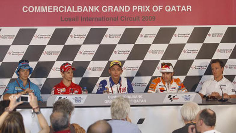 Na uradni tiskovni konferenci pred dirko so na novinarska vprašanja odgovarjali 