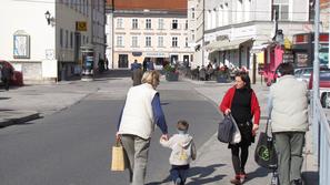 Poštna ulica in most čez Kokro bosta po novem na vrsti za obnovo leta 2013. (Fot