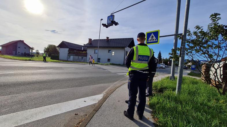 Prehod za pešce, prvi šolski dan, policija